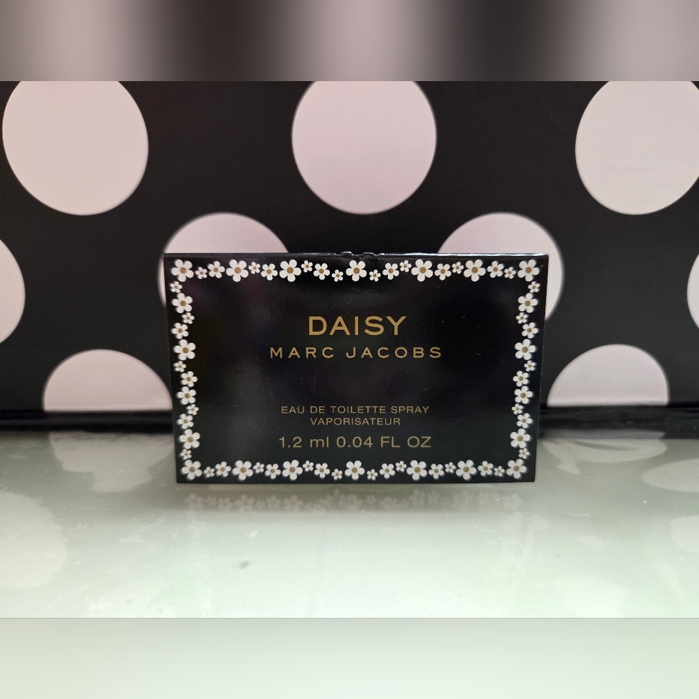 5/$25✨️MJ Daisy SAMPLE✨️